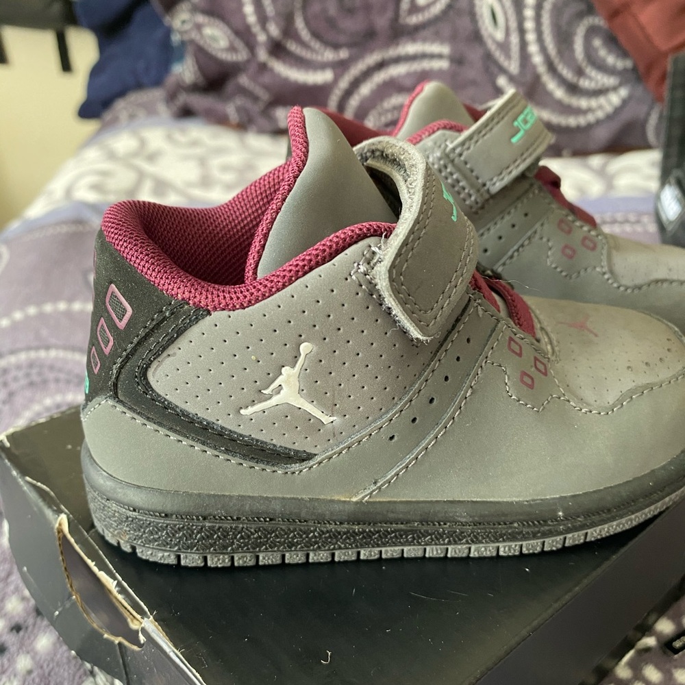 Jordan 1 flight low